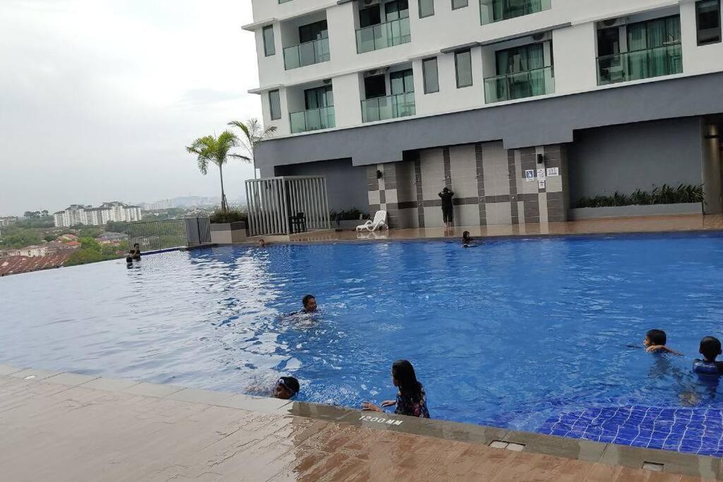 Hidayah Homestay Near Ukm And Ktm Station With High Speed Wifi - Pool & River View 班吉 外观 照片