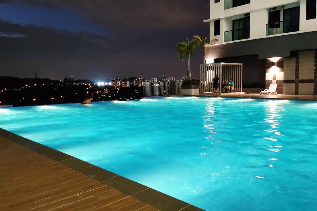 Hidayah Homestay Near Ukm And Ktm Station With High Speed Wifi - Pool & River View 班吉 外观 照片