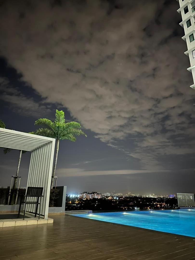 Hidayah Homestay Near Ukm And Ktm Station With High Speed Wifi - Pool & River View 班吉 外观 照片